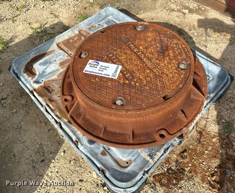 image for item EB2944 Neenah foundry man hole cover