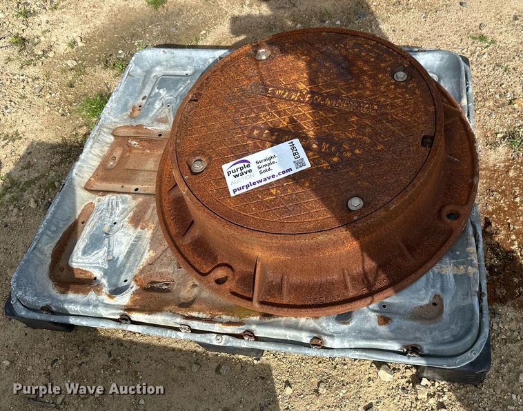 image for item EB2944 Neenah foundry man hole cover