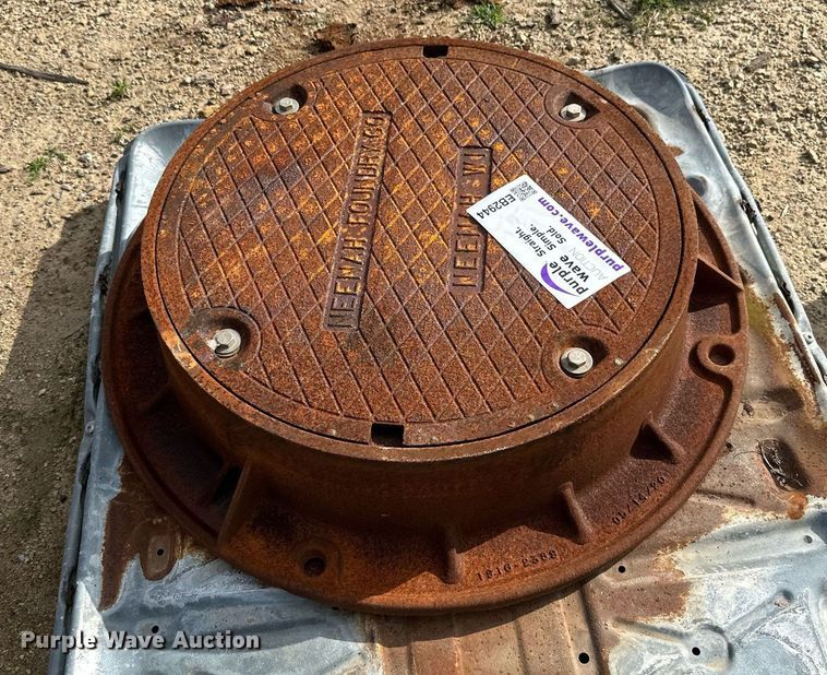 image for item EB2944 Neenah foundry man hole cover