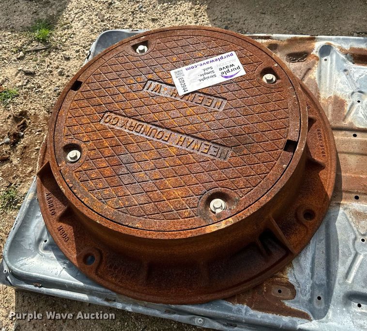 image for item EB2944 Neenah foundry man hole cover