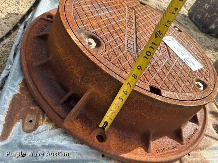 image for item EB2944 Neenah foundry man hole cover