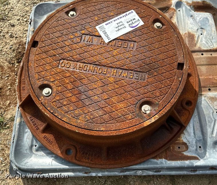 image for item EB2944 Neenah foundry man hole cover