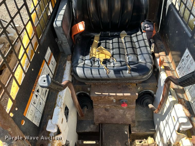 image for item EB2958 2006 Bobcat 463 skid steer loader