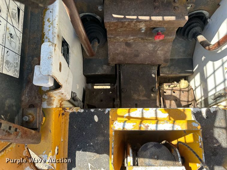 image for item EB2958 2006 Bobcat 463 skid steer loader