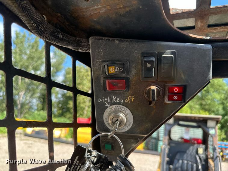 image for item EB2958 2006 Bobcat 463 skid steer loader