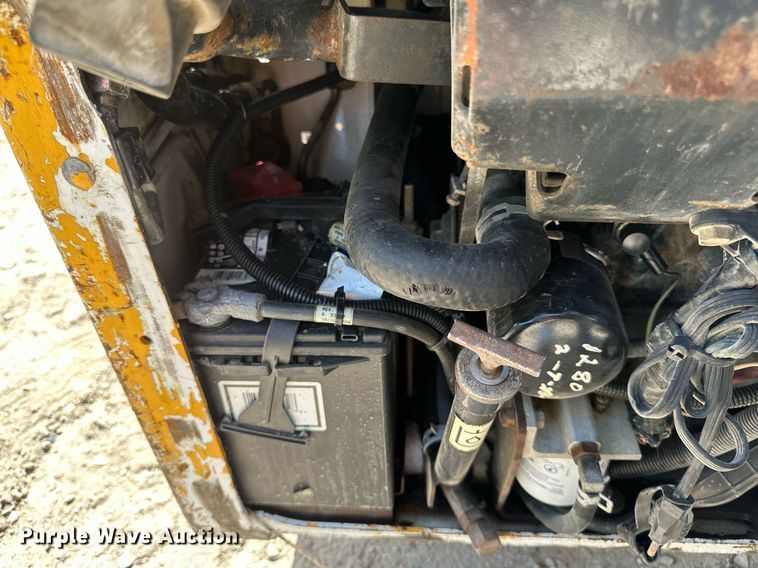 image for item EB2958 2006 Bobcat 463 skid steer loader