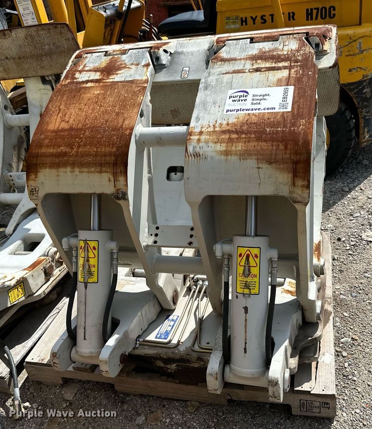 image for item EB2959 Cascade forklift clamp