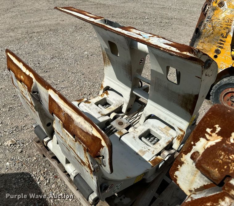 image for item EB2959 Cascade forklift clamp