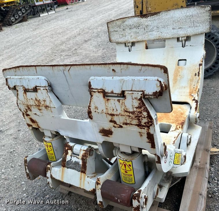 image for item EB2962 Cascade forklift clamp