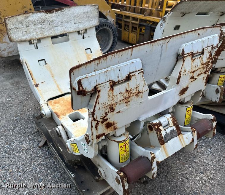 image for item EB2962 Cascade forklift clamp