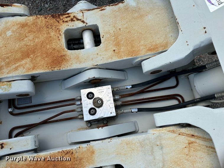 image for item EB2962 Cascade forklift clamp