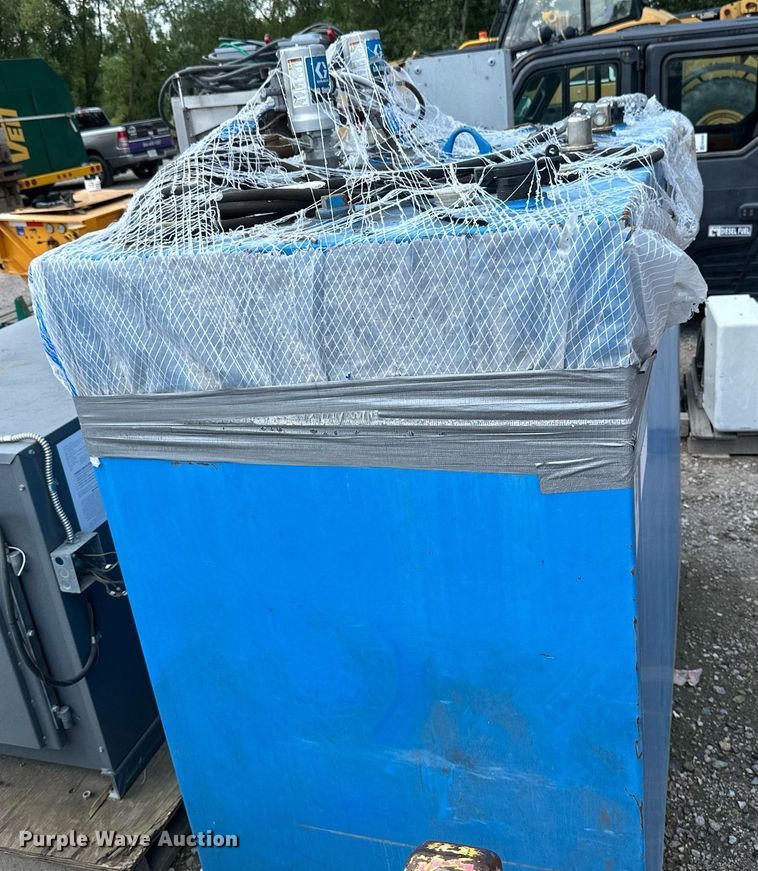 image for item EB2969 Oil tank