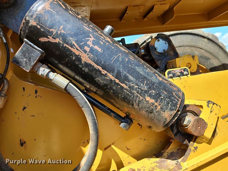 image for item EB8245 2013 MTS MT-42XL scraper