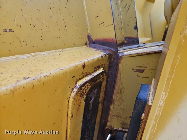 image for item EB8245 2013 MTS MT-42XL scraper