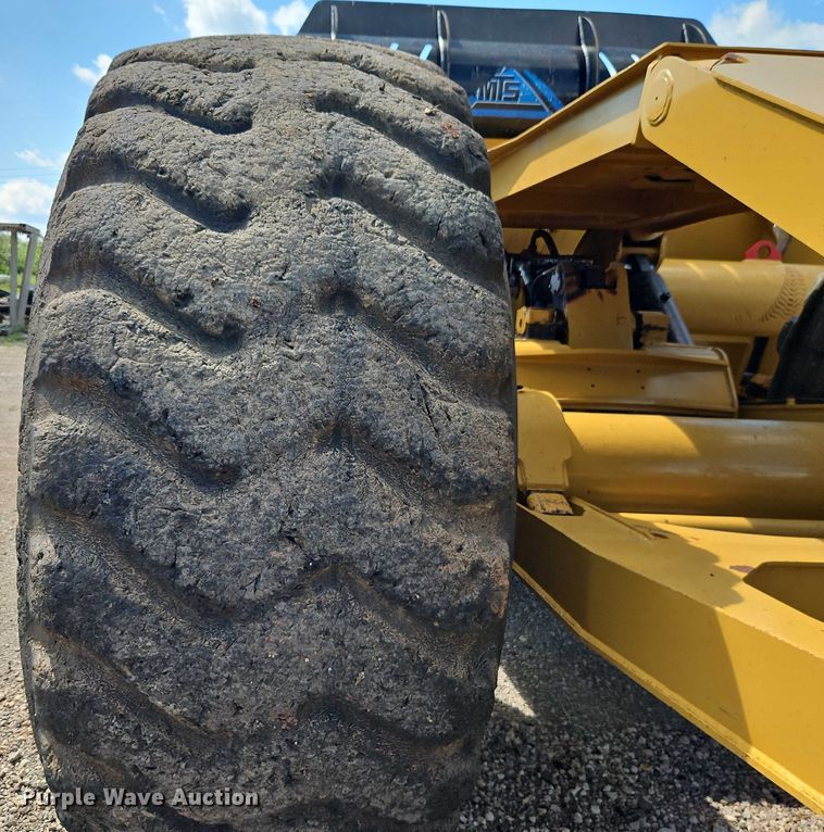 image for item EB8245 2013 MTS MT-42XL scraper