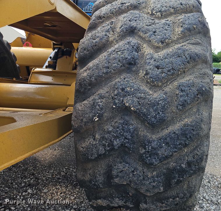 image for item EB8245 2013 MTS MT-42XL scraper