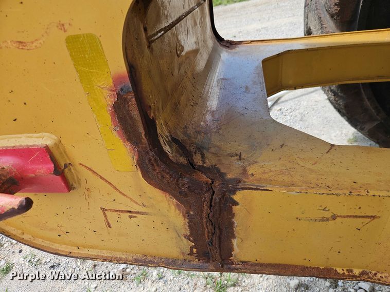 image for item EB8246 2013 MTS MT-35XL scraper