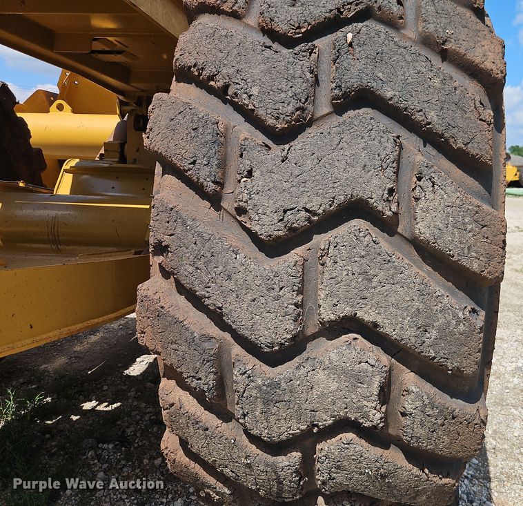 image for item EB8246 2013 MTS MT-35XL scraper