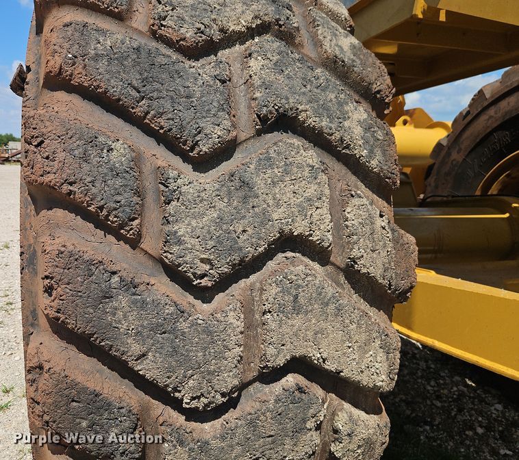 image for item EB8246 2013 MTS MT-35XL scraper