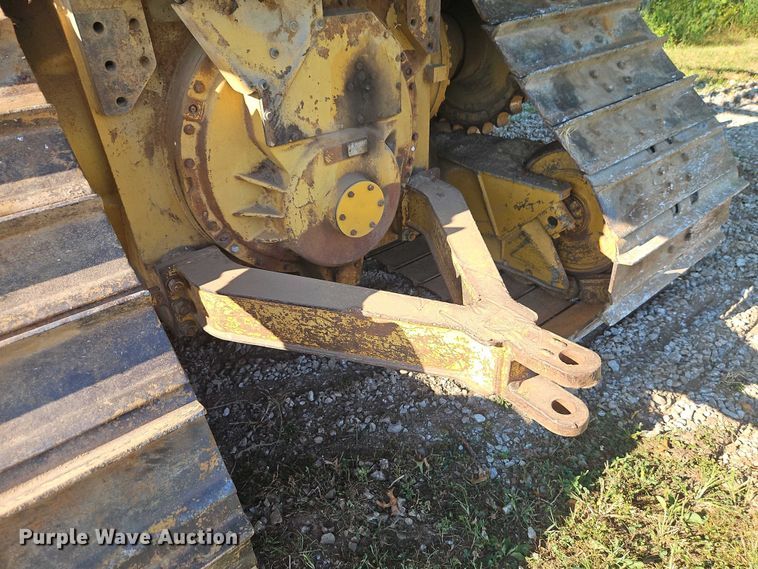 image for item EB8255 1988 Caterpillar D6H LGP dozer
