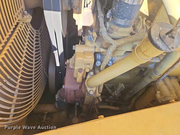 image for item EB8255 1988 Caterpillar D6H LGP dozer