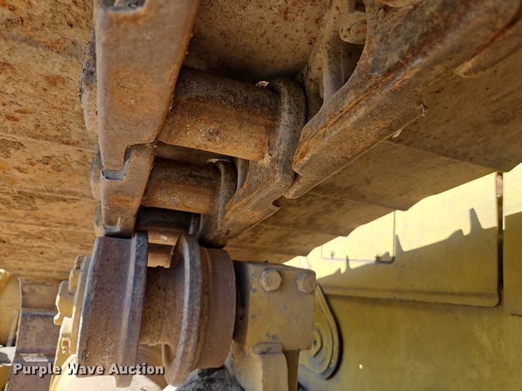 image for item EB8255 1988 Caterpillar D6H LGP dozer