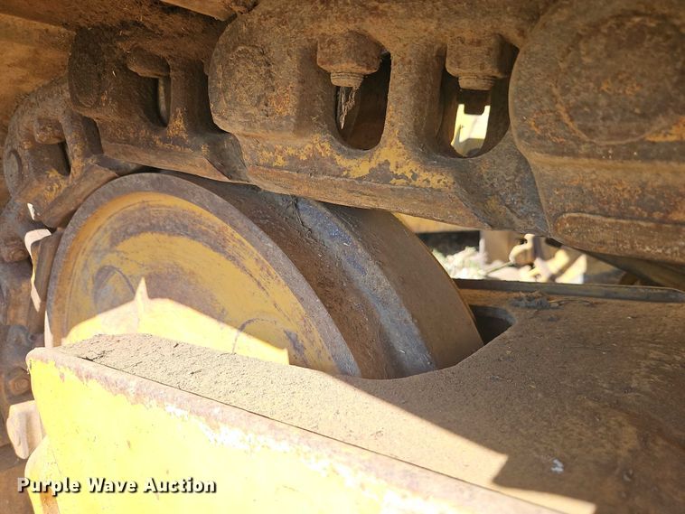 image for item EB8255 1988 Caterpillar D6H LGP dozer
