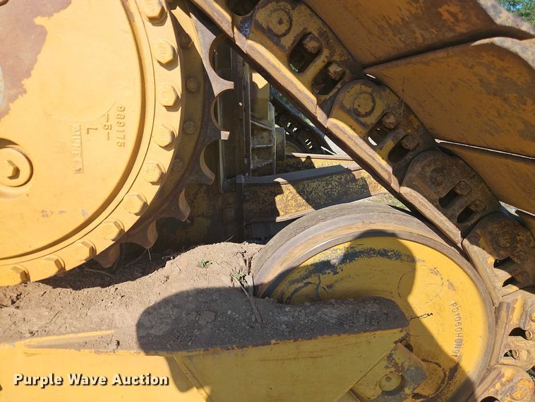 image for item EB8255 1988 Caterpillar D6H LGP dozer