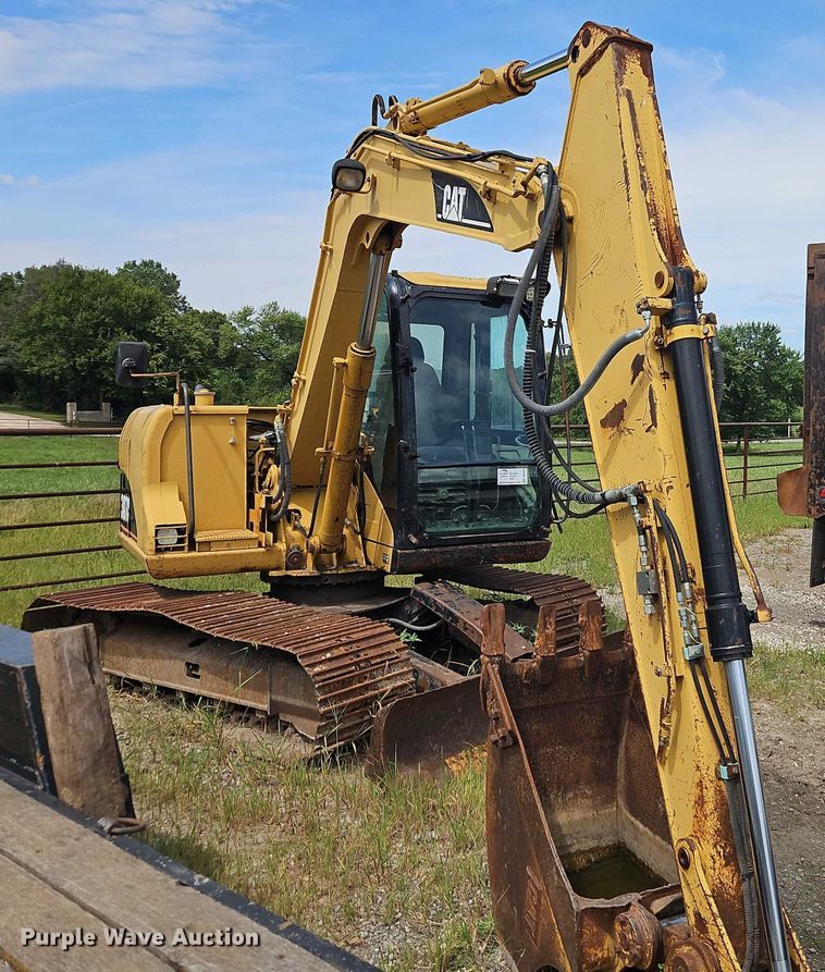 image for item EB8259 2001 Caterpillar 307C mini excavator