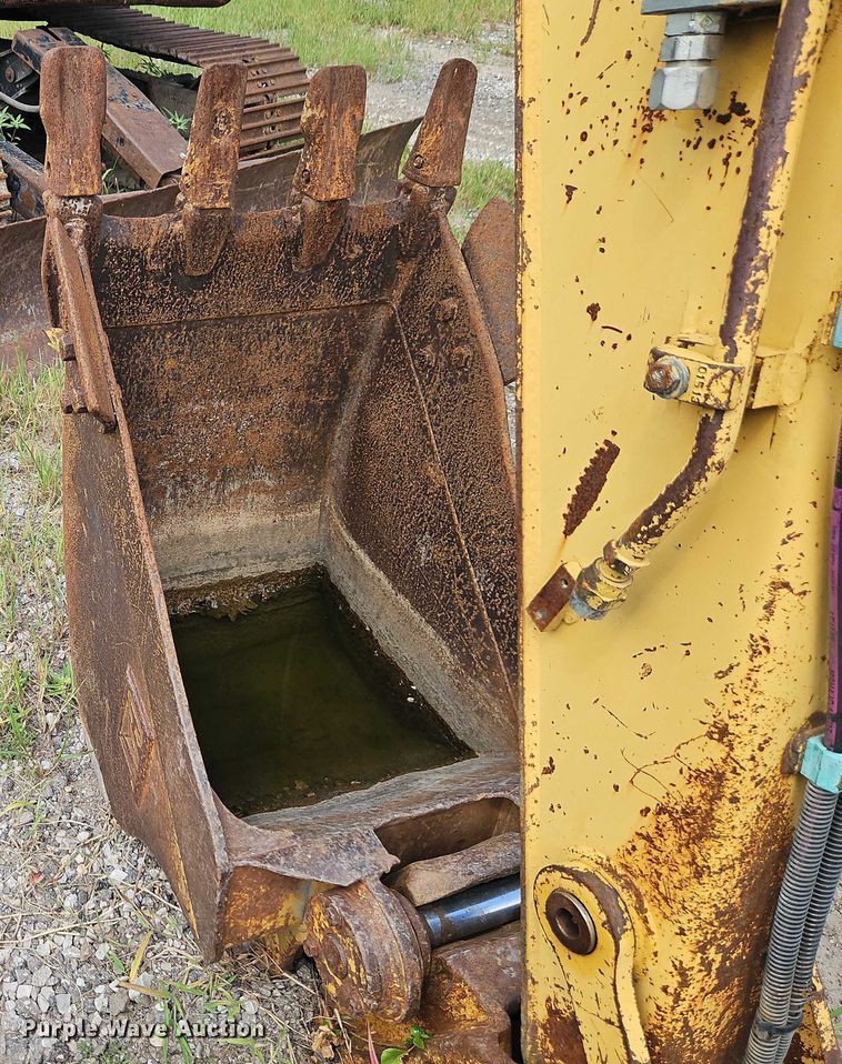 image for item EB8259 2001 Caterpillar 307C mini excavator