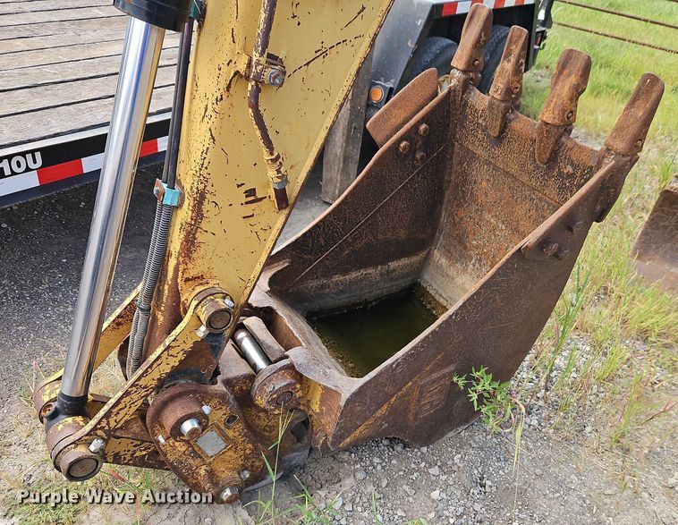 image for item EB8259 2001 Caterpillar 307C mini excavator