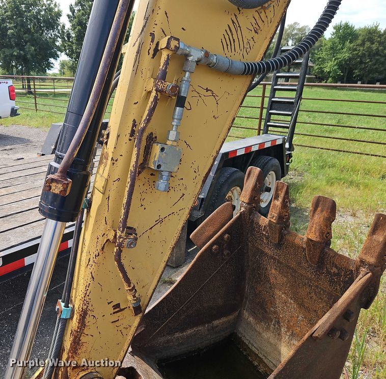 image for item EB8259 2001 Caterpillar 307C mini excavator