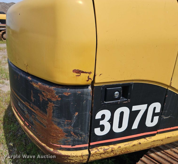 image for item EB8259 2001 Caterpillar 307C mini excavator