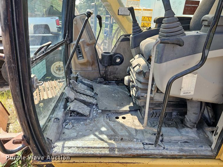 image for item EB8259 2001 Caterpillar 307C mini excavator