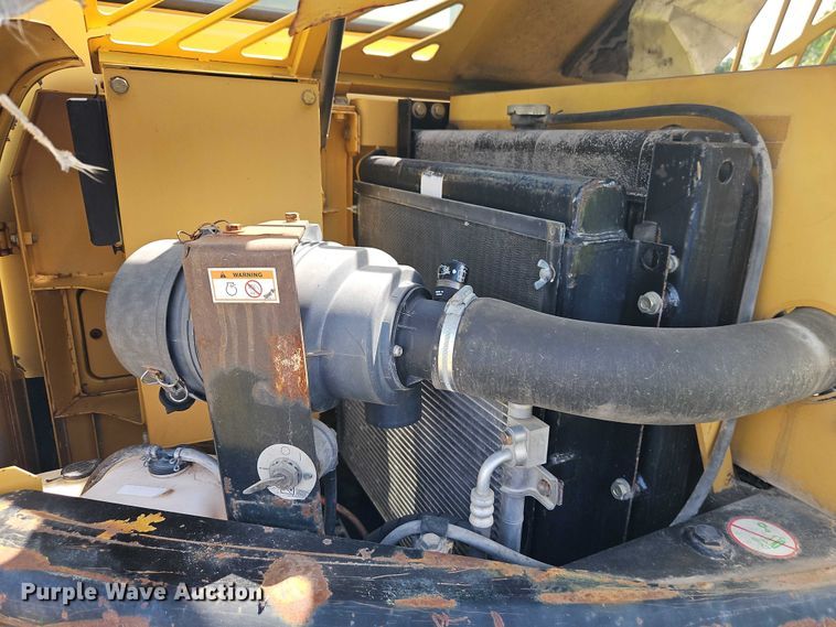 image for item EB8259 2001 Caterpillar 307C mini excavator