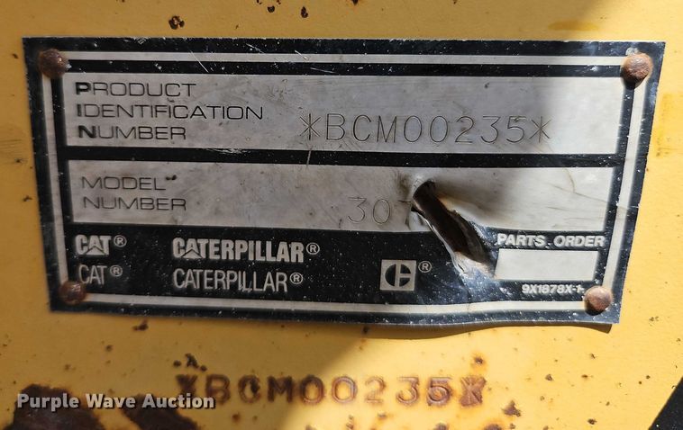 image for item EB8259 2001 Caterpillar 307C mini excavator