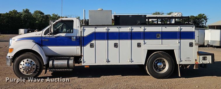 image for item EB8263 2005 Ford F750 Super Duty XL utility / service truck