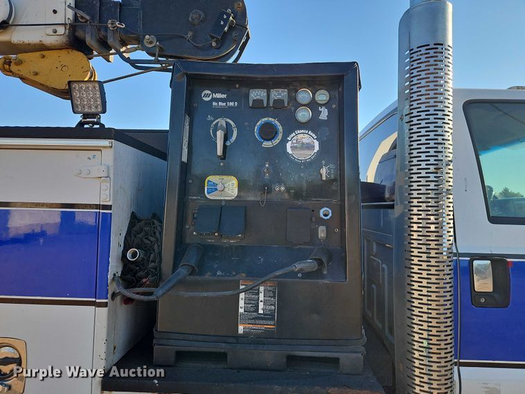 image for item EB8263 2005 Ford F750 Super Duty XL utility / service truck