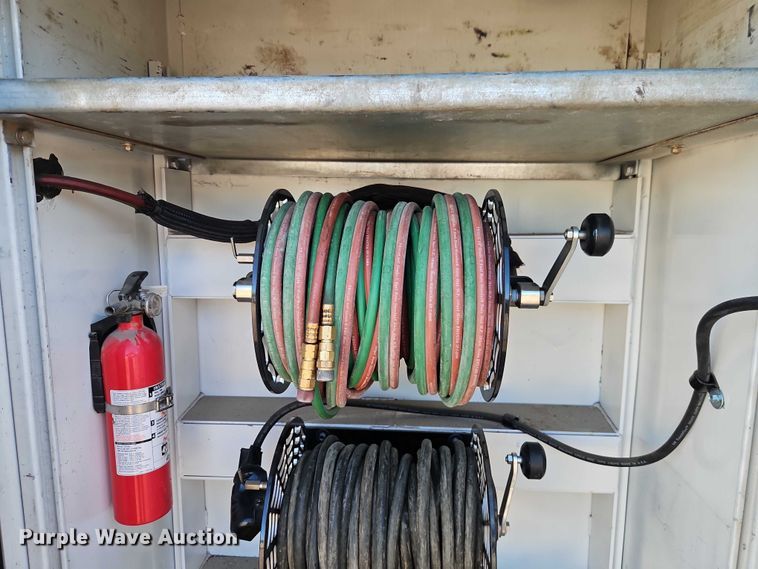 image for item EB8263 2005 Ford F750 Super Duty XL utility / service truck