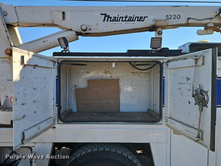 image for item EB8263 2005 Ford F750 Super Duty XL utility / service truck