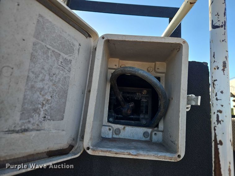 image for item EB8263 2005 Ford F750 Super Duty XL utility / service truck