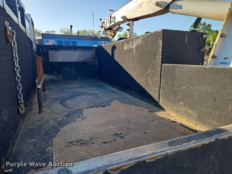 image for item EB8263 2005 Ford F750 Super Duty XL utility / service truck