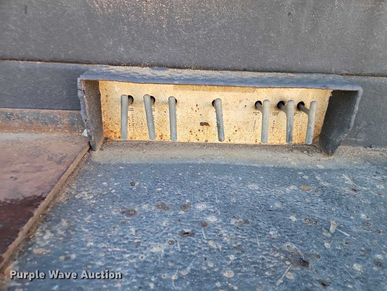 image for item EB8263 2005 Ford F750 Super Duty XL utility / service truck