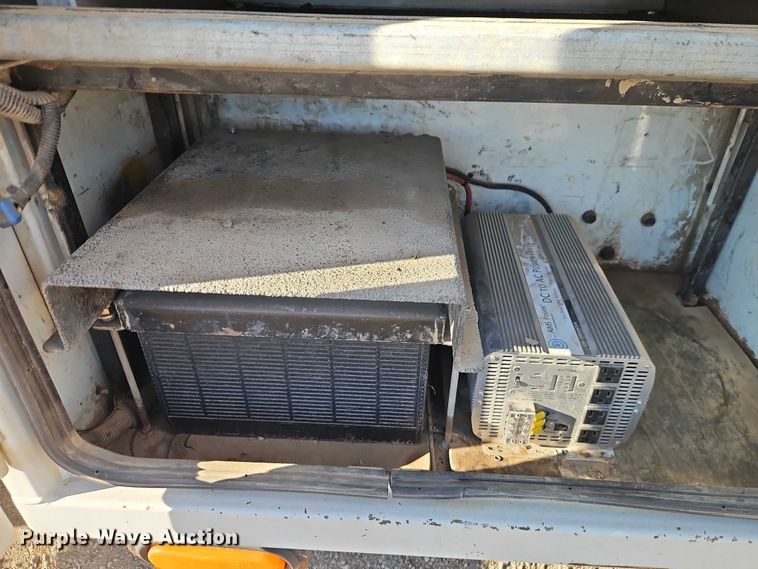 image for item EB8263 2005 Ford F750 Super Duty XL utility / service truck