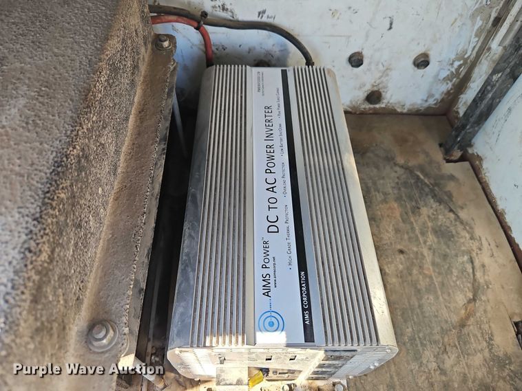 image for item EB8263 2005 Ford F750 Super Duty XL utility / service truck