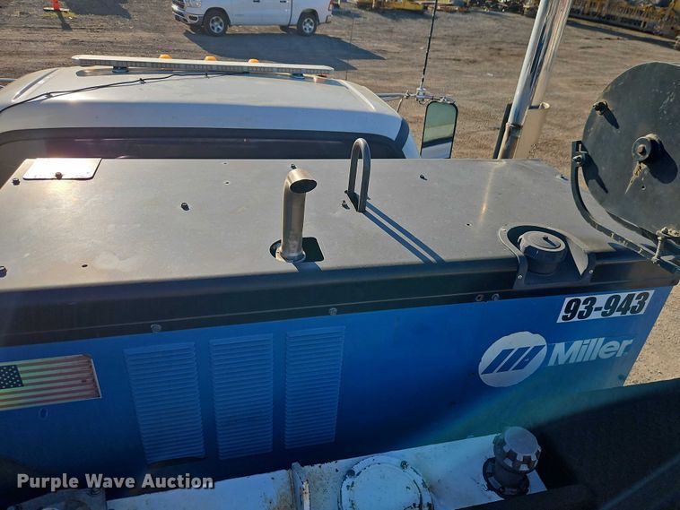 image for item EB8263 2005 Ford F750 Super Duty XL utility / service truck