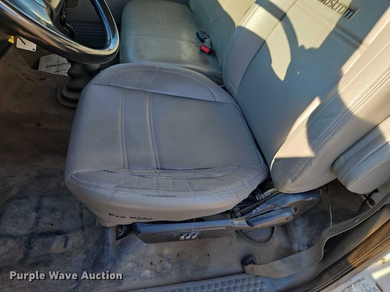 image for item EB8263 2005 Ford F750 Super Duty XL utility / service truck