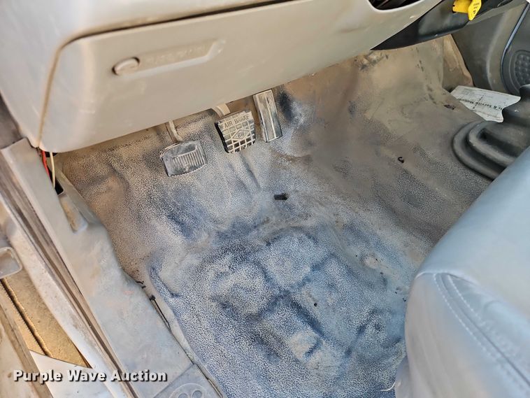 image for item EB8263 2005 Ford F750 Super Duty XL utility / service truck