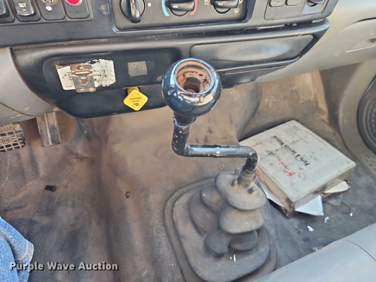 image for item EB8263 2005 Ford F750 Super Duty XL utility / service truck