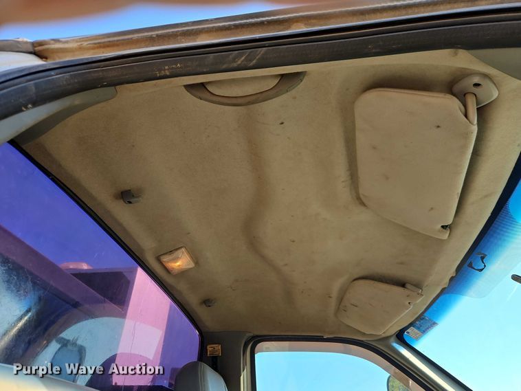 image for item EB8263 2005 Ford F750 Super Duty XL utility / service truck